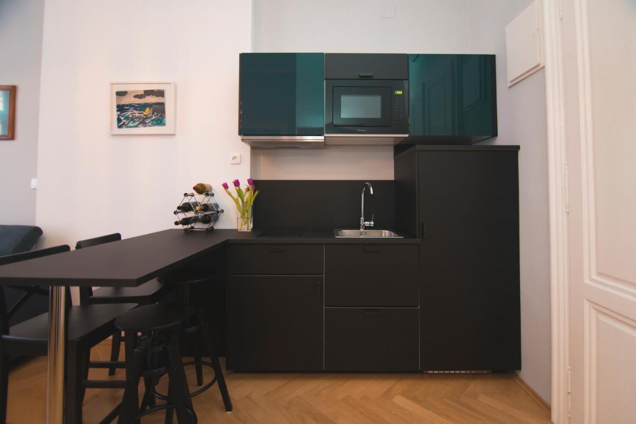 Stross Apartments Загреб Екстериор снимка